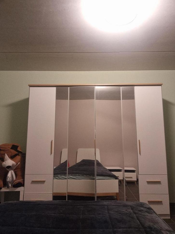 Witte kleerkast met spiegeldeuren. Verkoop wegens verhuis., Huis en Inrichting, Kasten | Kleerkasten, Zo goed als nieuw, 200 cm of meer