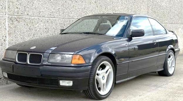 BMW 318Is E36 Coupe 1996 met roze formulier, Auto's, BMW, Particulier, 3 Reeks, ABS, Boordcomputer, Centrale vergrendeling, Elektrische ramen