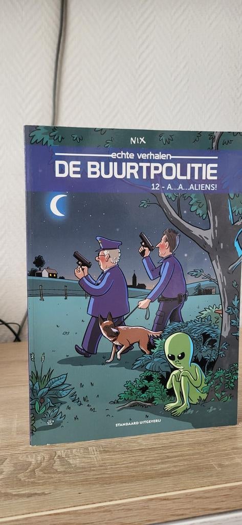 Buurtpolitie 12 Aliens stripverhaal, Ophalen