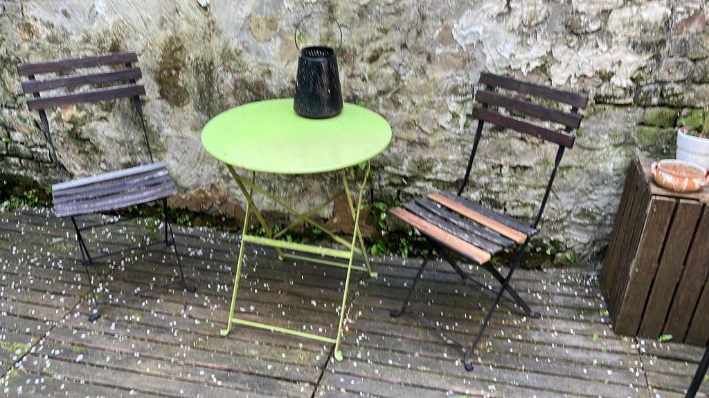 Teradse 2chaises et table en fer, Enlèvement, Utilisé