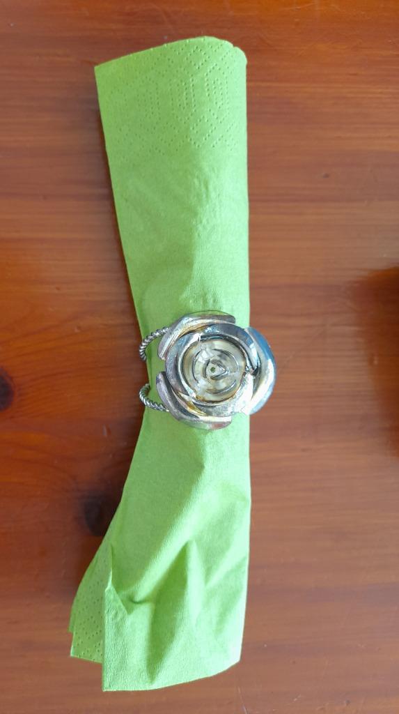 4 verzilverde servetringen in vorm van een roos, Antiek en Kunst, Curiosa en Brocante, Ophalen of Verzenden