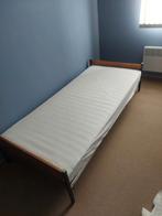 Bed met vering. Ook te verkrijgen zonder matras., Ophalen, Zo goed als nieuw, Matras