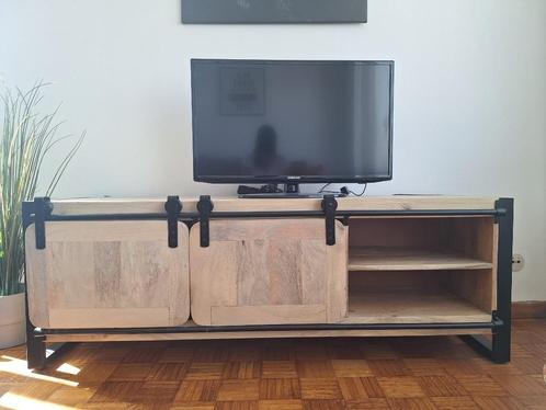 Industrieel tv-meubel van hout/metaal, Huis en Inrichting, Kasten |Televisiemeubels, Zo goed als nieuw, Minder dan 100 cm, 150 tot 200 cm