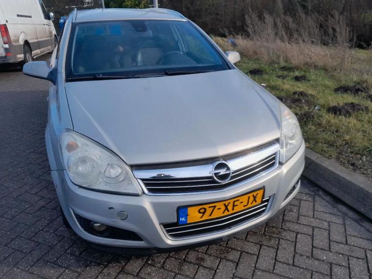 OPEL ASTRA, 1.6 Cosmo, 04 2007, 245K, goede technische staat, Auto's, Opel, Particulier, Astra, Trekhaak, Benzine, Ophalen
