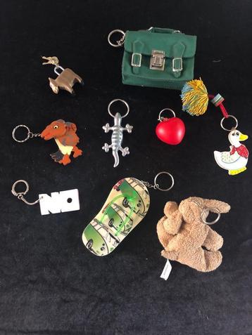 Set van 9 (kinder) sleutelhangers beschikbaar voor biedingen