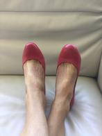 Rode pumps Crinkles maat 39, Kleding | Dames, Schoenen, Pumps, Crinkles, Ophalen of Verzenden, Gedragen