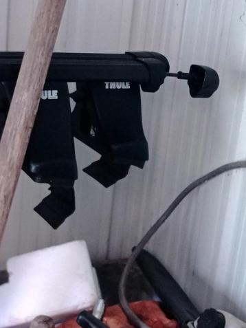 porte bagage barre de toit universelle réglable thule rapid  beschikbaar voor biedingen