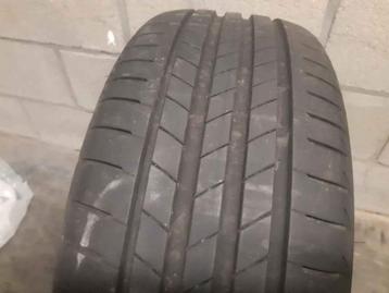 1 Bridgeston band Turanza 225/45/18 y95 , in goede staat. beschikbaar voor biedingen