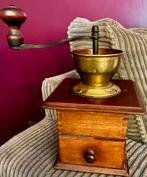 Ancien moulin a cafe en cuivre, Ophalen