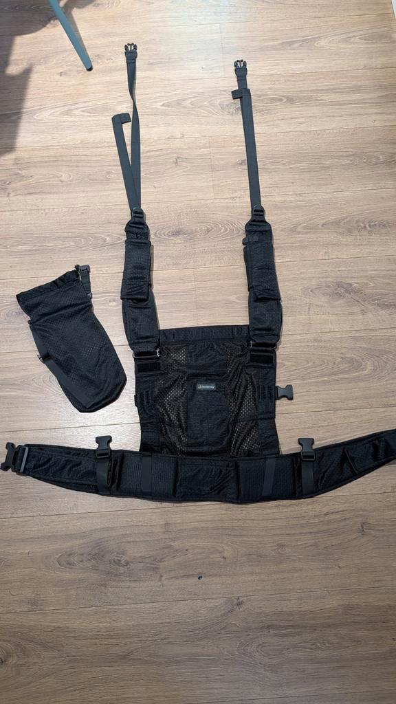 Minimonkey baby carrier, Enfants & Bébés, Porte-bébés & Écharpe porte bébé, Enlèvement