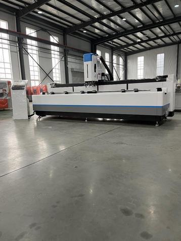 Aluminium CNC-Bewerkingscenter Boren-  Zagen- Frezen beschikbaar voor biedingen