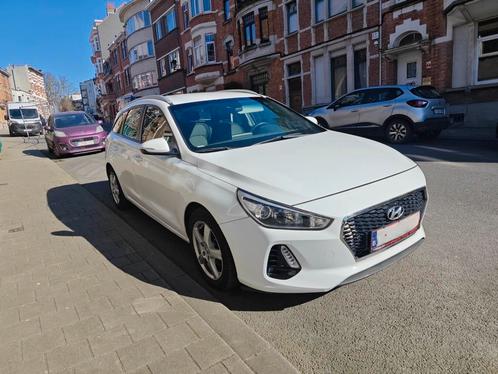 Hyundai i30 versnellingsbak 2018 stationwagon 110cv euro6b, Auto's, Hyundai, Particulier, i30, ABS, Airbags, Airconditioning, Alarm