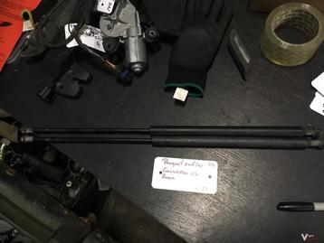 Peuegeot 206 SW 2005 gasverenset tbv raam achterklep beschikbaar voor biedingen
