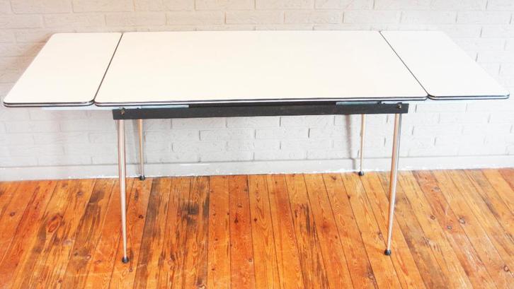 Lichtgrijze Formica Tafel / Verlengbaar Aan 2 Kanten / 60's, Huis en Inrichting, Tafels | Eettafels, Zo goed als nieuw, Vijf personen of meer