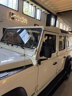 Land Rover Defender 110 TD5 2006, Auto's, Wit, Grijs, Dealer onderhouden, SUV of Terreinwagen