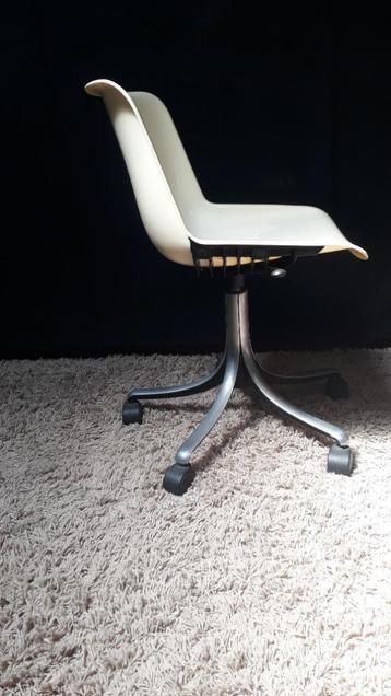 Tecno Modus swivel chair 1970 Osvaldo Borsani beschikbaar voor biedingen