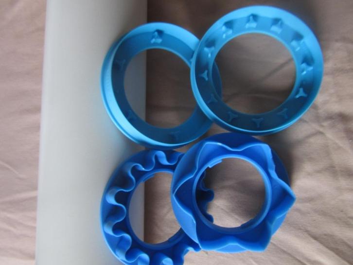 Tupperware deegrol met koekjesvormen, grote diameter, Huis en Inrichting, Keuken | Tupperware, Ophalen of Verzenden