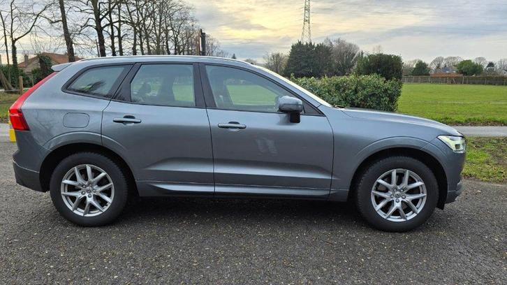 Volvo XC60 Momentum Business Plus T5 (AWD), Grijs, Autos, Volvo, Particulier, XC60, 4x4, ABS, Caméra de recul, Phares directionnels