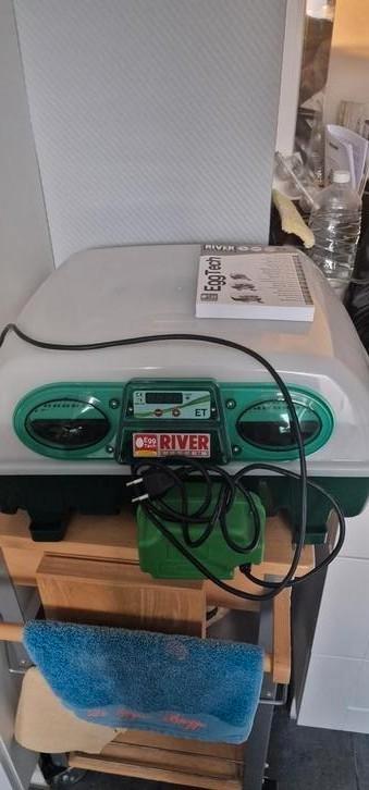 Et49 automatic river broedkast beschikbaar voor biedingen