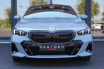 BMW 530e G60*M-PACK*HYBRID*PANO DAK* + FABRIEKSGARANTIE, Cuir, Argent ou Gris, 1800 kg, Euro 6