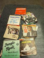 Singels vinyl 7" LOT bananendoos + 400 stuks, Ophalen, Gebruikt, 7 inch, Single