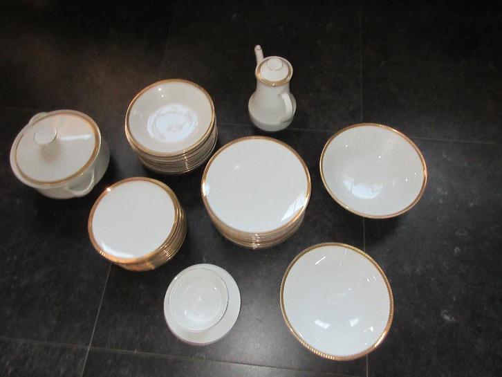 Deel van servies Bavaria WINTERLING MARKTLEUTHEN verguld, Antiek en Kunst, Antiek | Servies los, Ophalen