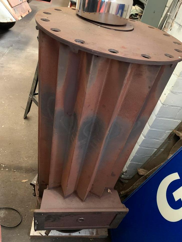 Kachel met rode diesel, Doe-het-zelf en Bouw, Verwarming en Radiatoren, Zo goed als nieuw, Kachel, Ophalen