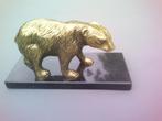 Metalen beer op marmeren voet., Verzamelen, Dierenverzamelingen, Ophalen of Verzenden, Zo goed als nieuw, Wild dier, Beeldje of Figuurtje
