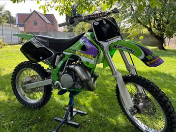 250 kx 1996 disponible aux enchères