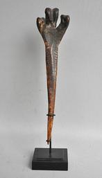 TOP!! Benen dolk van de casuaris vogel, Asmat, PNG, ca 1800!, Antiek en Kunst, Ophalen of Verzenden