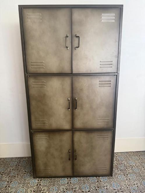 Metal locker kast bruin, Huis en Inrichting, Kasten | Kleerkasten, Gebruikt, 100 tot 150 cm, 100 tot 150 cm, 25 tot 50 cm, Metaal