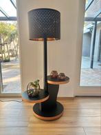 Unieke vloerlamp - bijzettafeltjes - gerestyled vintafe, Ophalen, Zo goed als nieuw, Hout, 100 tot 150 cm