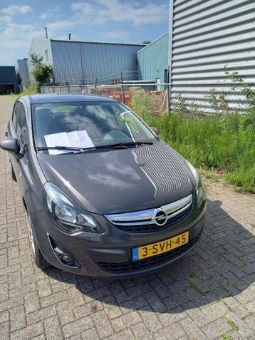 Mooie Opel Corsa AUTOMAAT beschikbaar voor biedingen