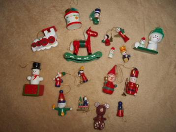 18 houten kerstboomhangers /Jaren 70. beschikbaar voor biedingen