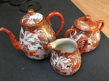 Ancien service à thé Japonais en porcelaine