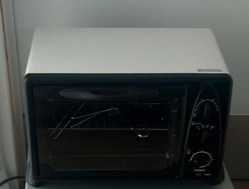 Goed werkende kleine oven! beschikbaar voor biedingen