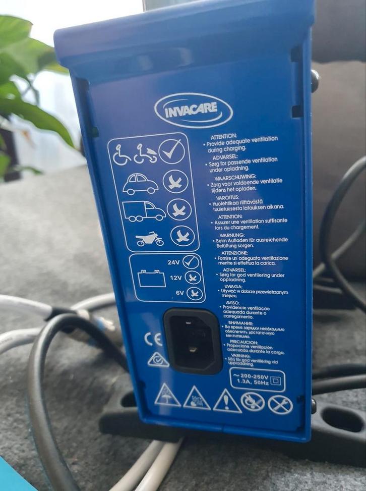 NIEUW!!! battery charger gel voor rolstoel en scootmobiel, Diversen, Rolstoelen, Zo goed als nieuw, Ophalen