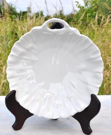 plat pour biscuit porcelaine limoges forme coquille beschikbaar voor biedingen