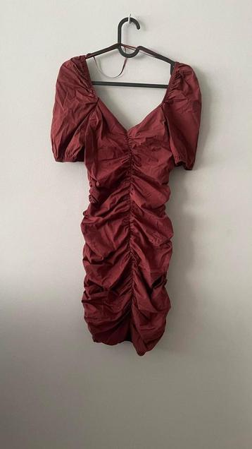 ROBE sexy élégante BORDEAUX S, Enlèvement ou Envoi, Autres couleurs, Comme neuf, Stradivarius