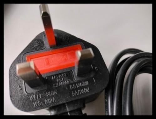 Driefasige naar dubbele USB-kabel (harde schijf, enz.), Computers en Software, Pc- en Netwerkkabels, Zo goed als nieuw, Ophalen of Verzenden