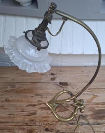 Franse  koperen Art Nouveau tafellamp  beschikbaar voor biedingen