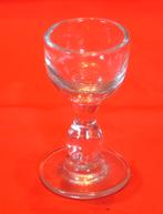 verre a liqueur sur pied guioché  (22), Enlèvement ou Envoi