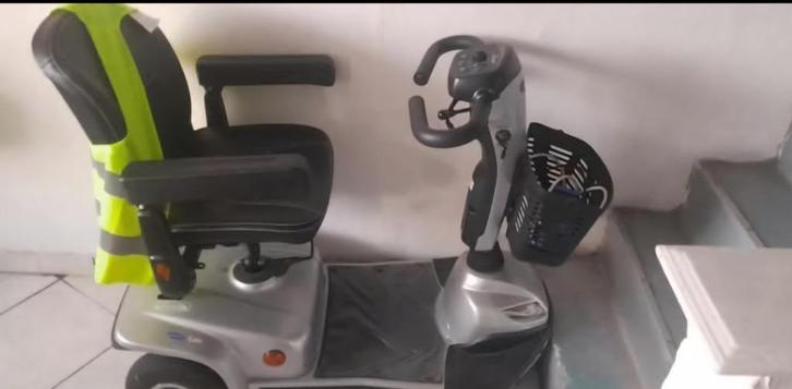 Zeer weinig gebruikte elektrische PMR kar, Diversen, Rolstoelen, Zo goed als nieuw, Elektrische rolstoel, Ophalen