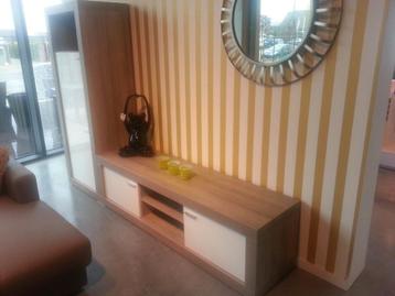 Meubelen Okay: Barkast, TV meubel, dressoir en tafel. beschikbaar voor biedingen