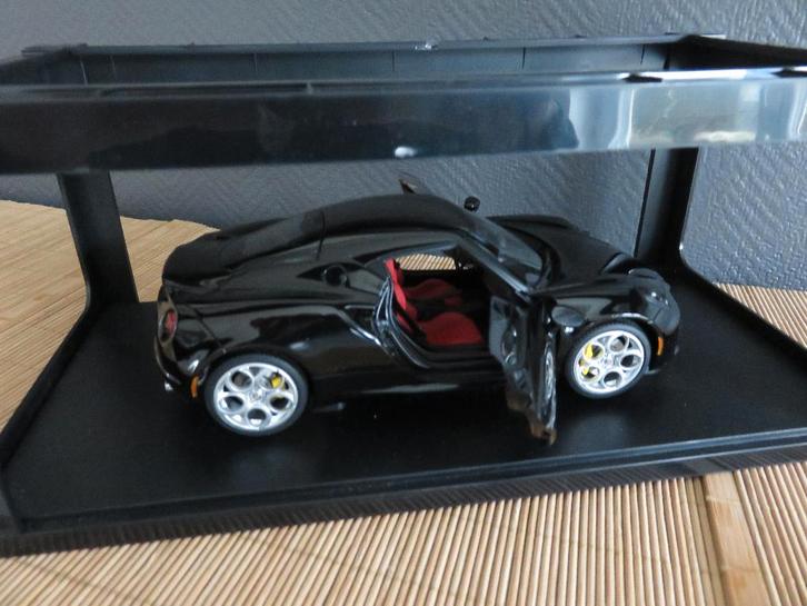 ALFA ROMEO 4 C NOIRE AUTOART 1/18 + NISSAN PROTO Z SPIRIT, Hobby en Vrije tijd, Modelauto's | 1:18, Nieuw, Auto, Autoart, Ophalen of Verzenden