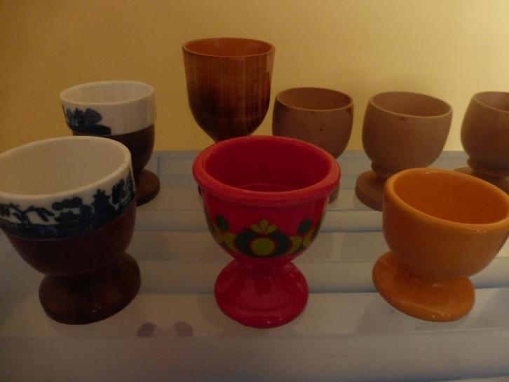 Eierdopjes gemaakt van hout, zilverkleurig metaal, plastic.., Huis en Inrichting, Keuken | Servies, Ophalen of Verzenden