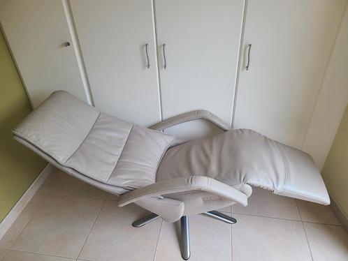 Een relaxfauteuil van leer, Huis en Inrichting, Zetels | Zetels en Chaises Longues, Gebruikt, Leer, Ophalen