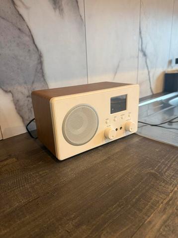 Moderne radio DAB  (USB) beschikbaar voor biedingen