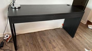 MICKE IKEA bureau zwart 142x50 (hoogte 75cm) beschikbaar voor biedingen