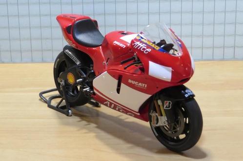 Ducati Desmosedici launch version 2006 1:12, Hobby & Loisirs créatifs, Voitures miniatures | 1:5 à 1:12, Neuf, Moteur, 1:9 à 1:12